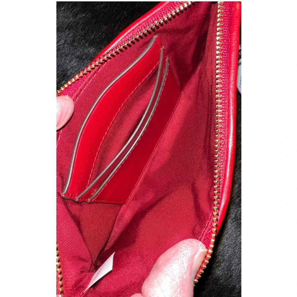 Tory Burch Kira Chevron Zip Slim Wallet Womens Red EUC Quilted Leather